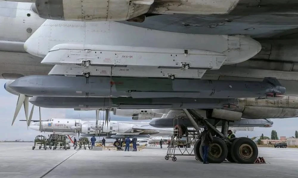 Μυστικές Υπηρεσίες Βρετανίας: Η Ρωσία ενισχύει με δεύτερη κεφαλή τους πυραύλους Kh -101